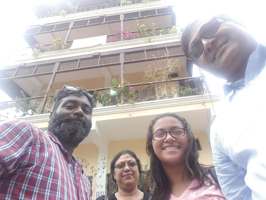Valentine Hostel & Guest House Pondicherry Exteriör bild