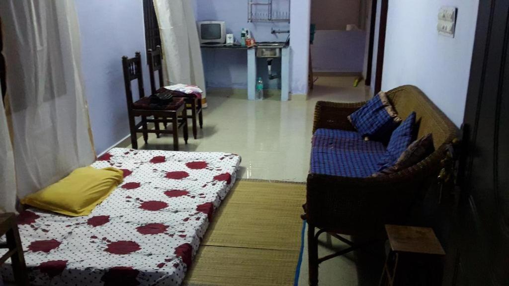 Valentine Hostel & Guest House Pondicherry Exteriör bild